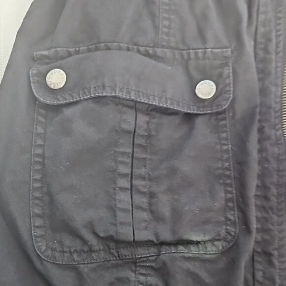 Guess Black Utility Jacket with Collared Neckline & Hoodie - Picture 14 of 16